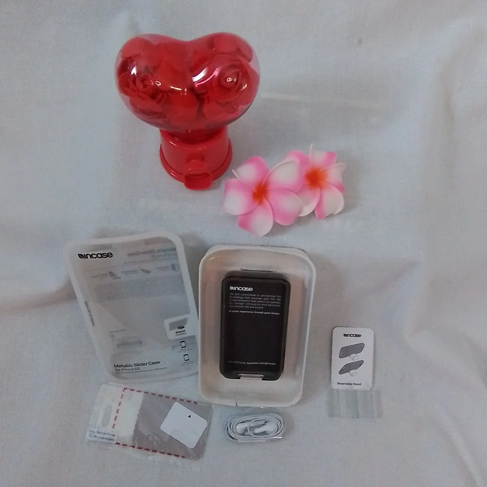 INCASE Metallic Slider Case for IPhone 4/4S